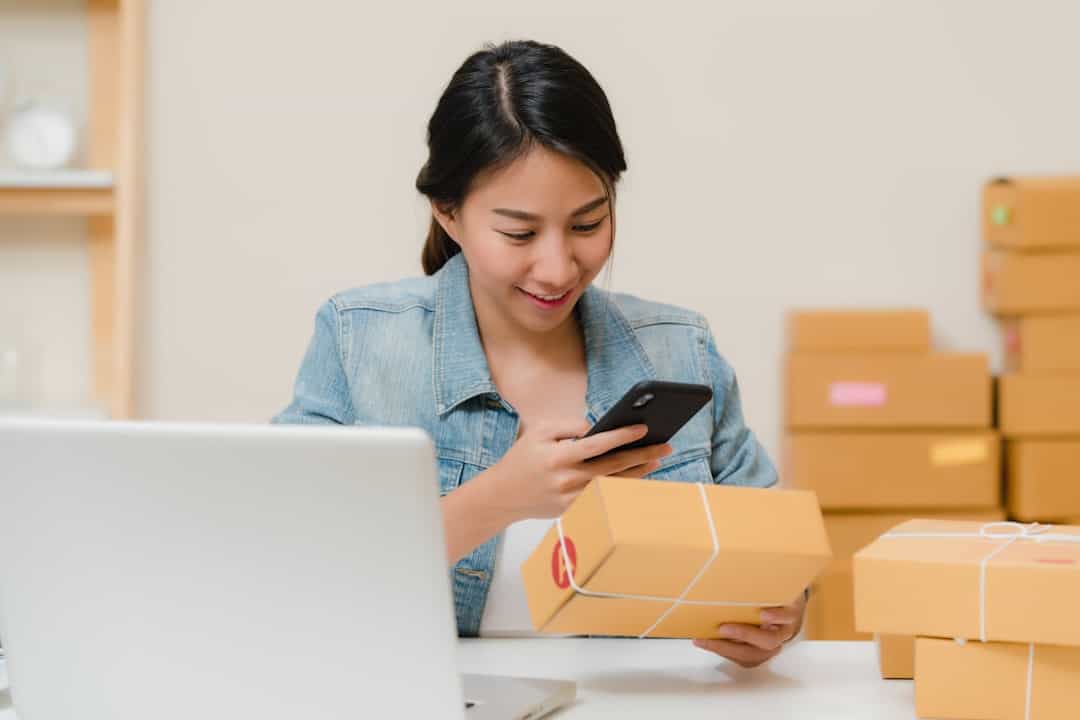 Online Business Models Without Physical Products